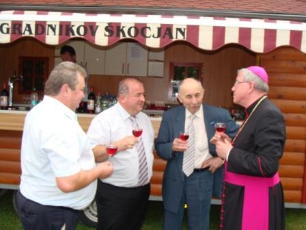 KNOBLEHARJEVO 2011 - Dan Državnosti z mašo za domovino na Stopnem 9